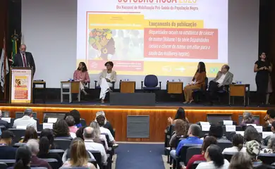 Rio de Janeiro (RJ), 27/10/2026 – O diretor-geral do Instituto Nacional de Câncer (INCA), Roberto Gil durante lançamento da publicação Disparidades Raciais na Incidência do Câncer de Mama, evento faz parte do Outubro Rosa, na sede da instituição, no centro do Rio de Janeiro. Foto: Tomaz Silva/Agência Brasil